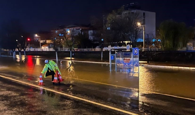 Aydın’da Şiddetli Yağış, Trafiği Felç Etti!