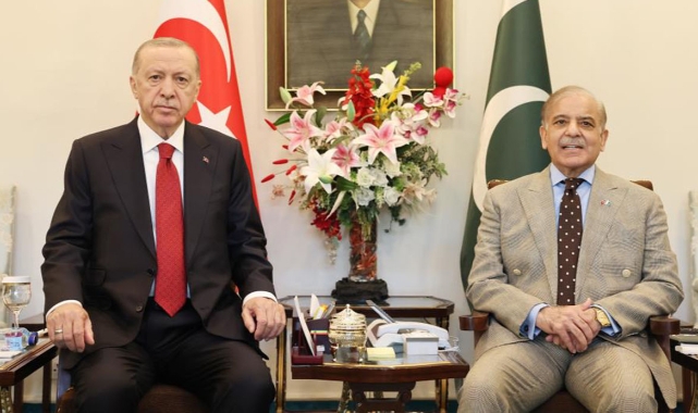 Erdoğan, Pakistan’da Şahbaz Şerif ile Görüştü!