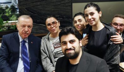 Erdoğan, Kafede Vatandaşlarla Çay Keyfi Yaptı!