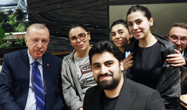 Erdoğan, Kafede Vatandaşlarla Çay Keyfi Yaptı!