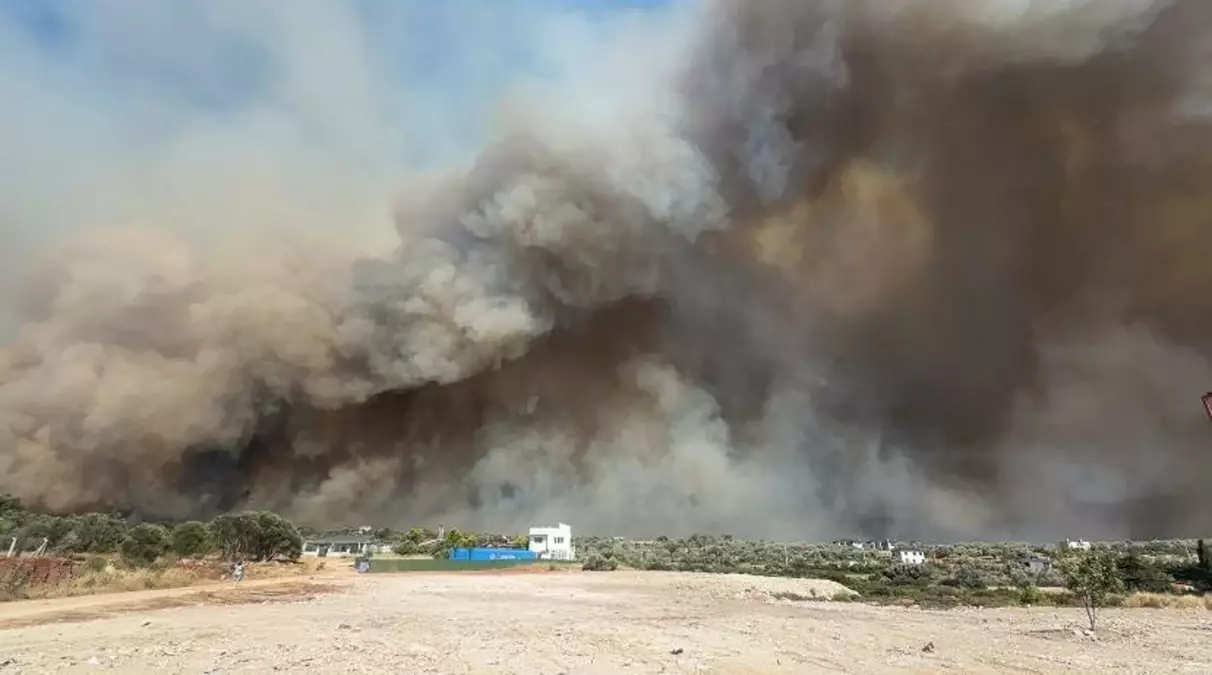 Germiyan Mahallesi Yangın Nedeniyle Tahliye Ediliyor