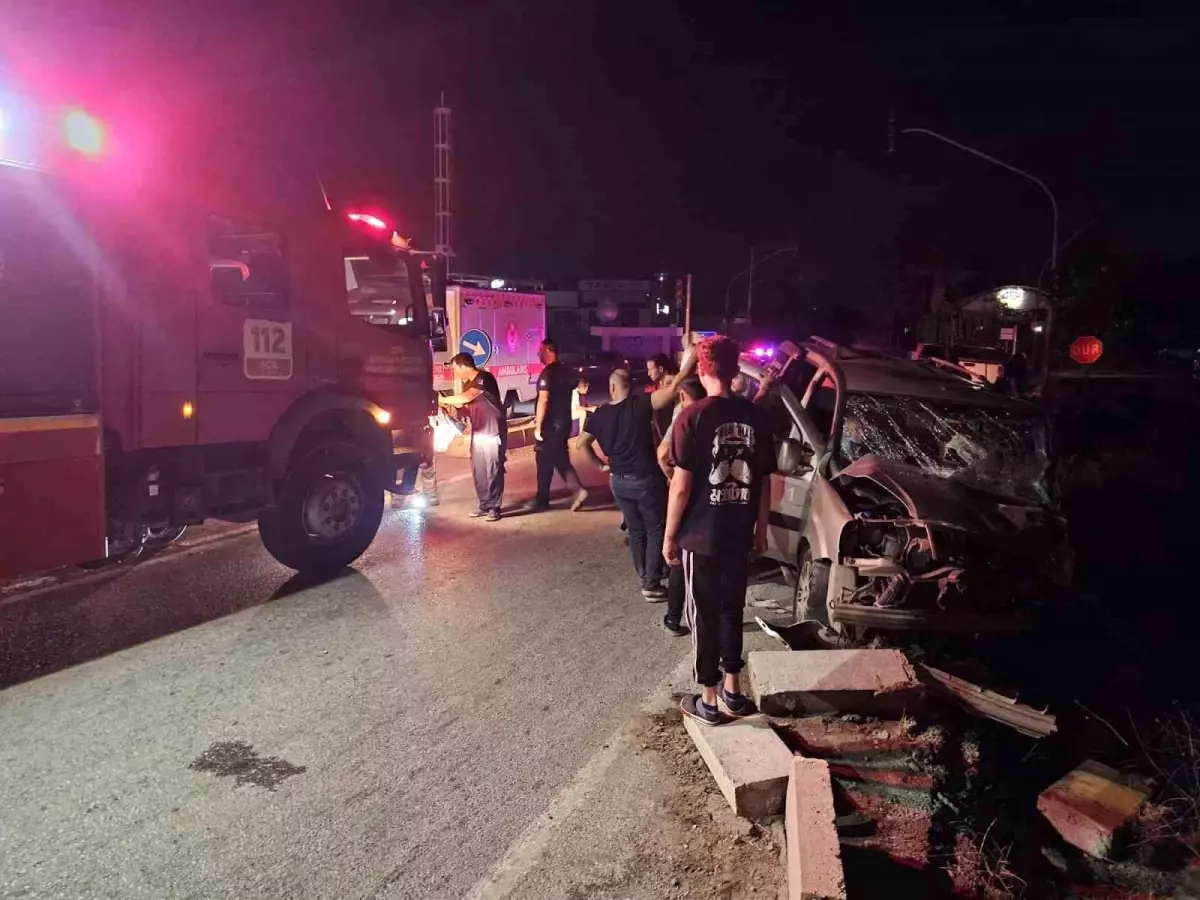 Foça’da Feci Kaza: 7 Kişi Yaralandı!