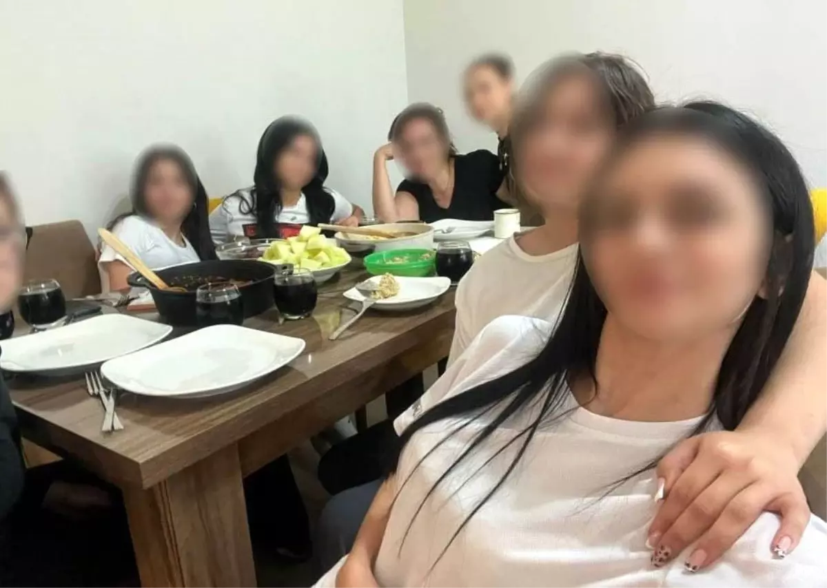 Öğretmenin Öğrencileri Evi Temizlemeye Götürdü