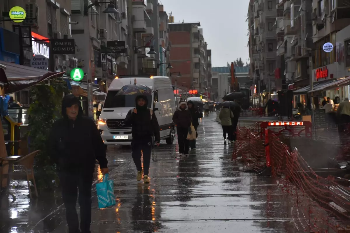 Kemeraltı Çarşısı Su Altında: Esnaf İsyanda!