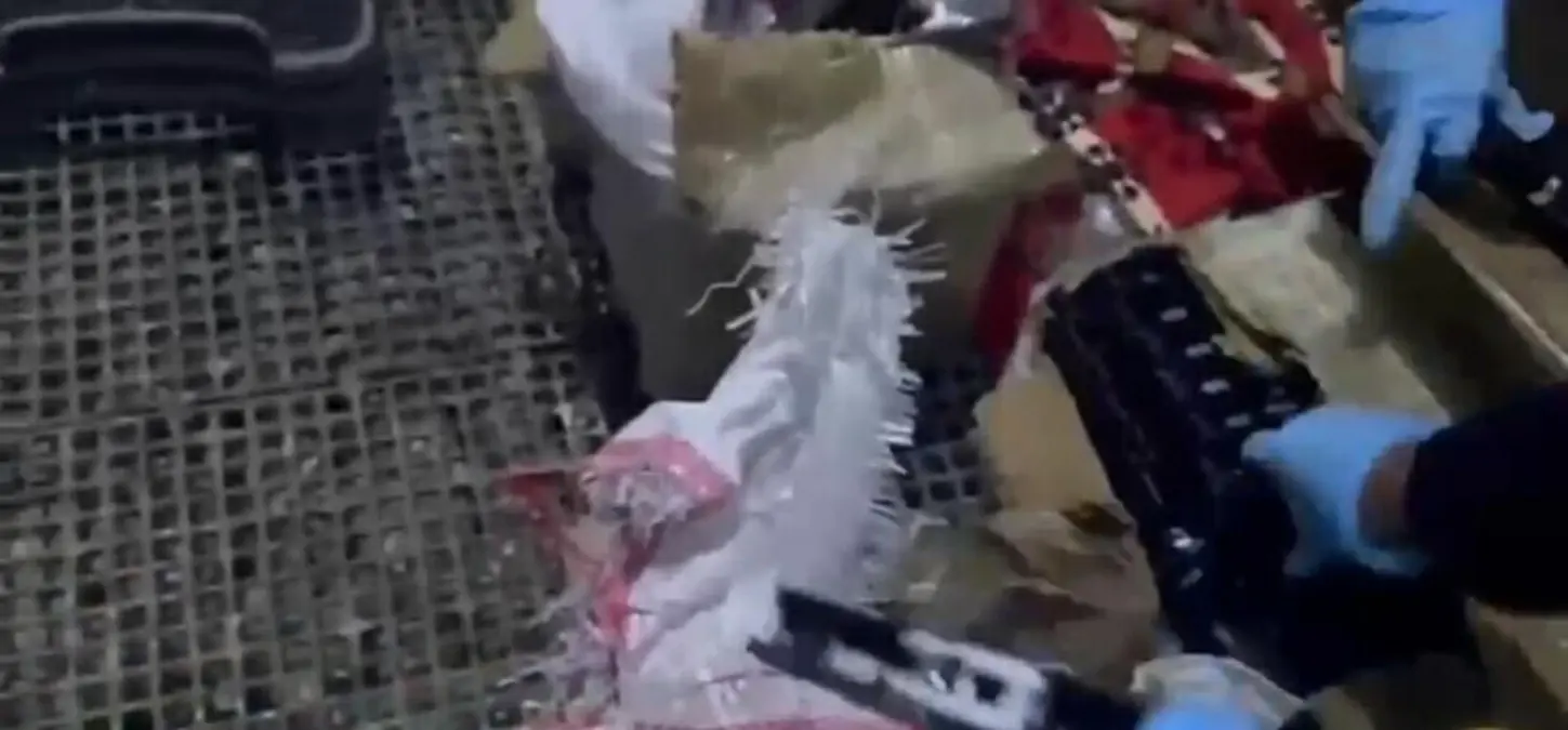 Güvercin Kümesinde 124 Ruhsatsız Tabanca Ele Geçti