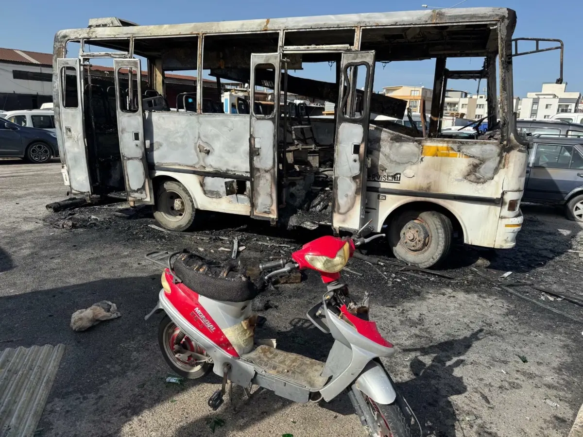 Çiğli’de Otobüs Yangını: Genç Hayatını Kaybetti