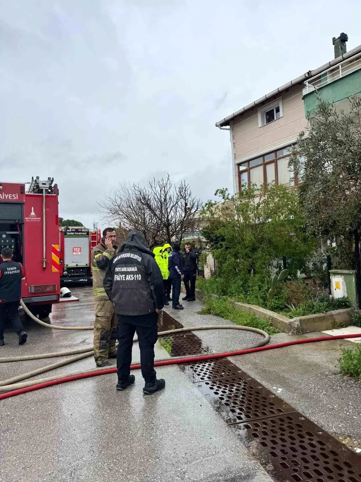 İzmir’de Yangın Faciaya Neden Oldu: 1 Ölü, 1 Yaralı