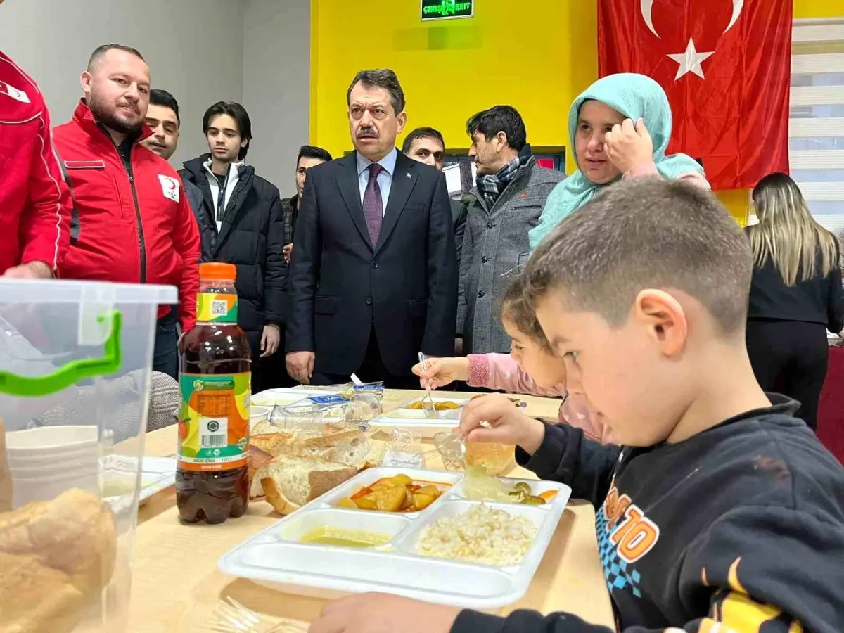 İzmir’de Örnek Proje: Meslek ve Yemek İkramı!