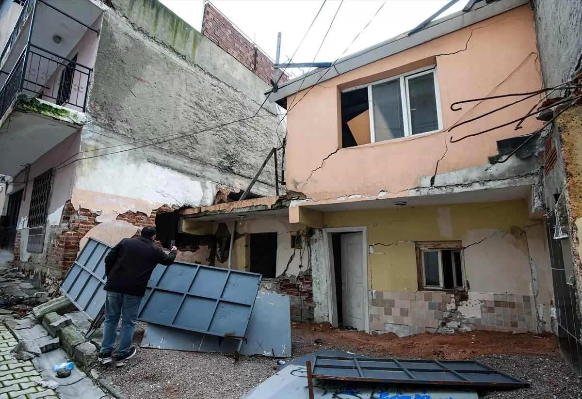 İzmir’de Tünel İnşaatı: Buca’da Evler Zarar Görüyor!
