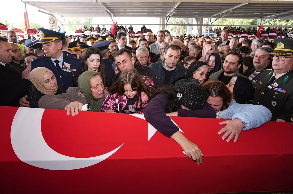 İzmir’de Şehit Pilot Binbaşı İbrahim Bolat Uğurlandı