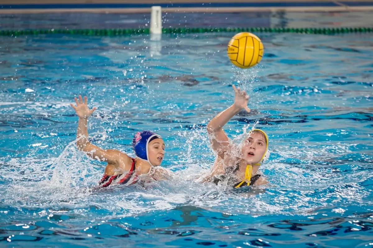 İzmir’de Avrupa Kadınlar Sutopu Heyecanı!