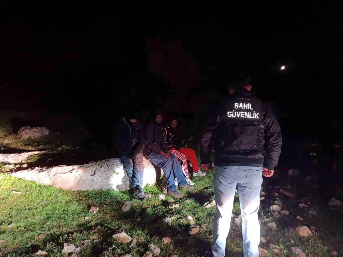 Seferihisar’da 22 Düzensiz Göçmen Yakalandı!