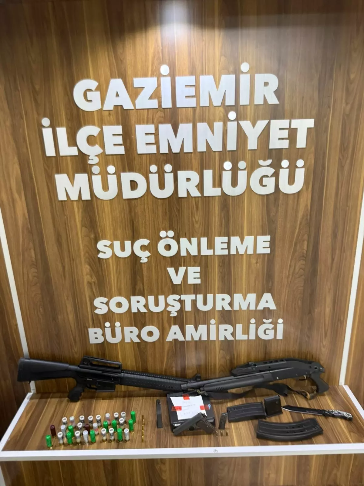 Gaziemir’de Zorbalar Yakalandı: Sözleşme Skandalı!