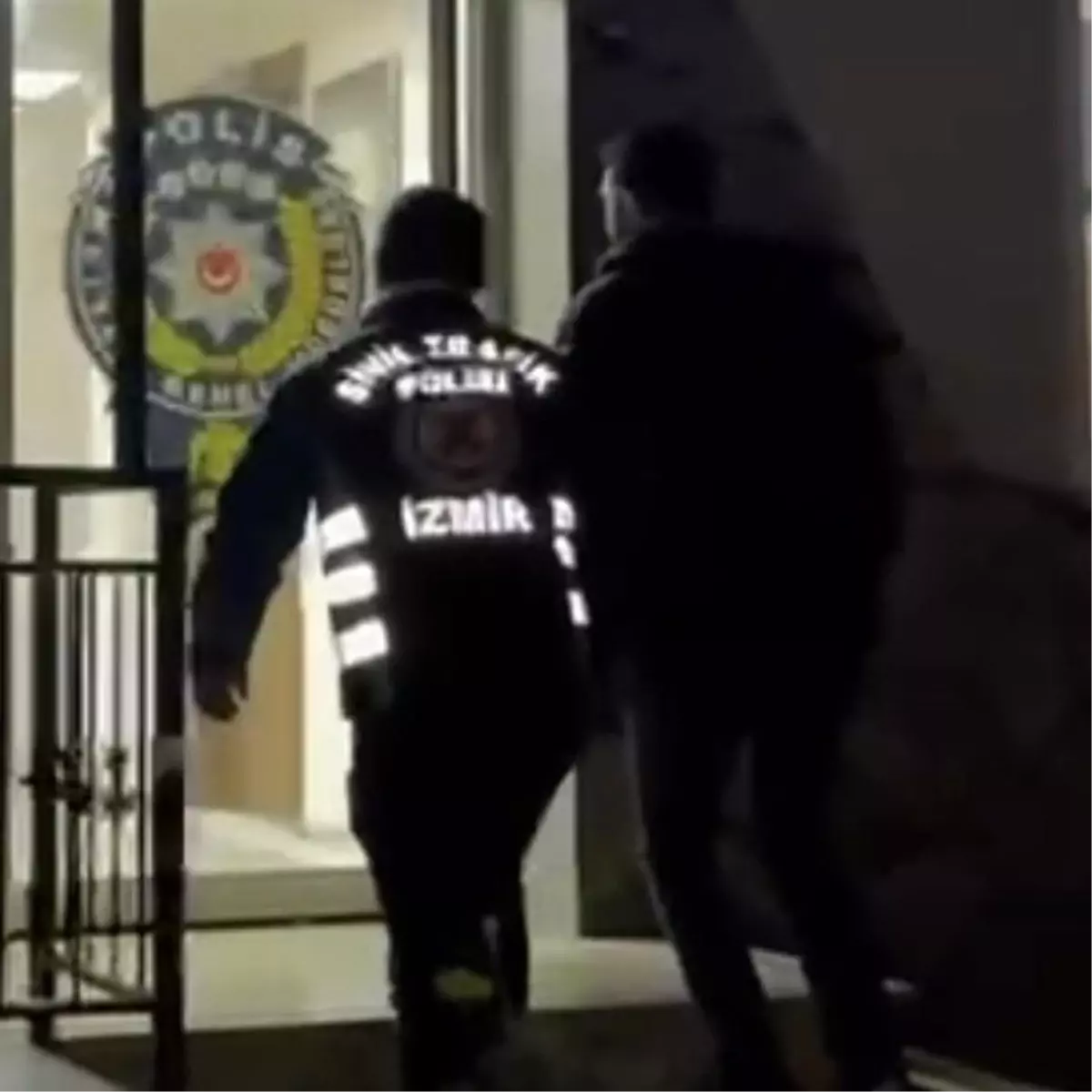 Drift Yaparken Dükkana Çarptı, Para Cezası Aldı!