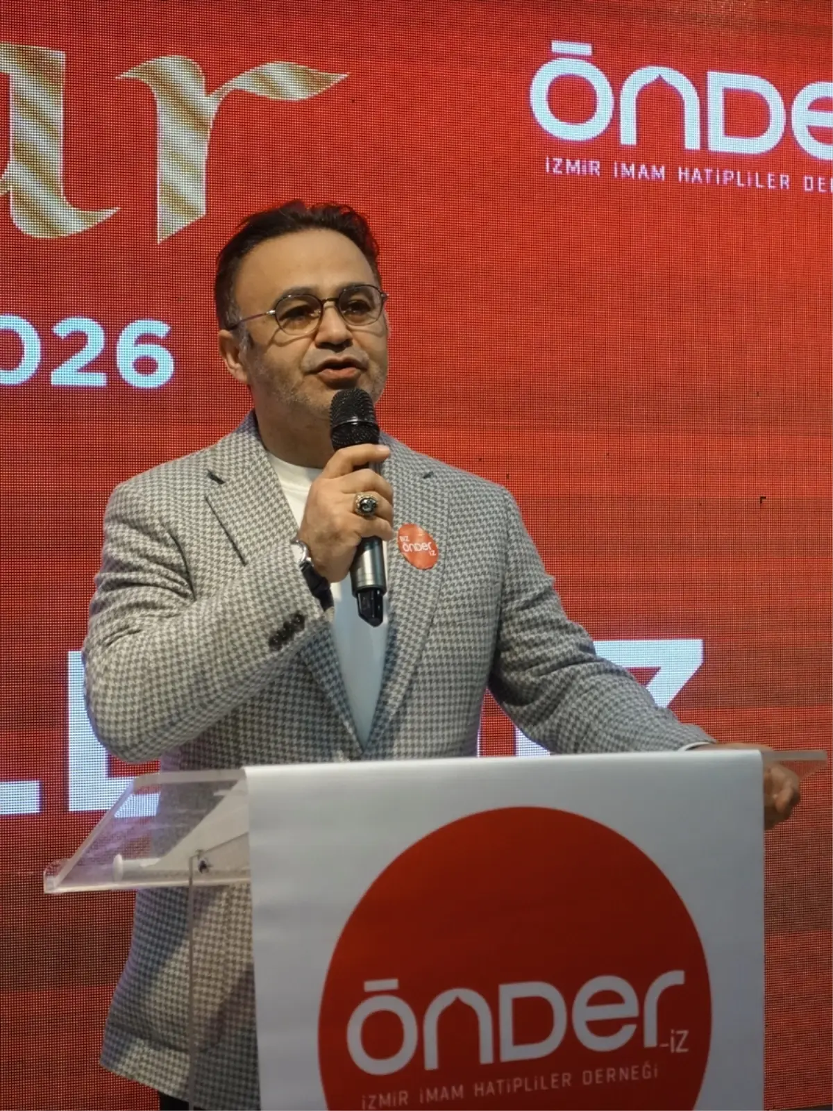 İzmir’de İftar Programında Bir Araya Gelen İmam Hatipler