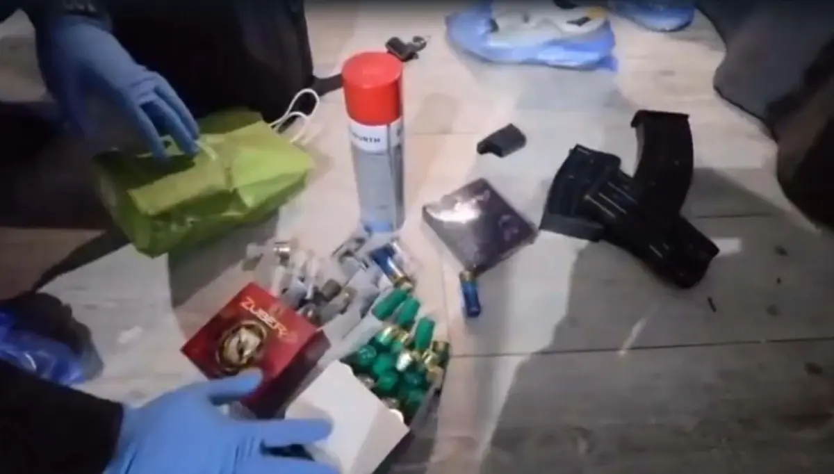 İzmir’de Suç Örgütüne Büyük Operasyon: 23 Gözaltı!