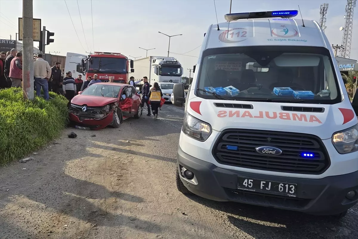 Turgutlu’da Kaza: 3 Kişi Yaralandı!