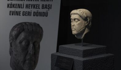 İzmir’de Tarihi Heykel Başı Geri Dönüş Yaptı