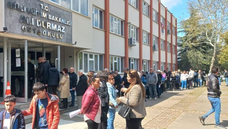 Bulgaristan Seçiminde Türkiye’de Uzun Kuyruklar!