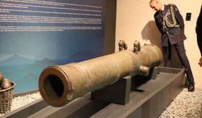 Tarihi Gemi Topu İzmir’de Sergilenmeye Başladı