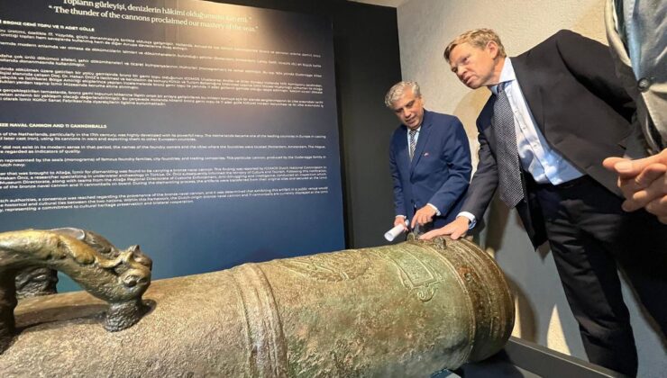 İzmir’de 17. Yüzyıla Ait Bronz Gemi Topu Sergilendi